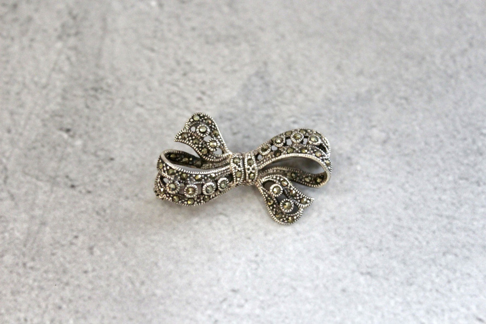 Vintage Sterling Silver Marcasite Bow Shaped Pin/Brooch